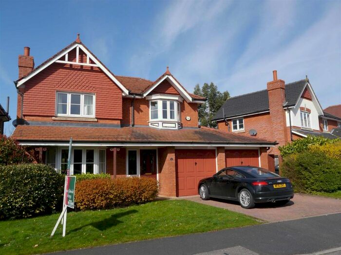 4 Bedroom Detached House To Rent In Kingsbury Drive, Wilmslow, SK9