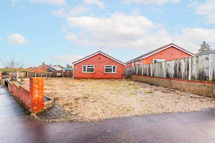 3 Bedroom Detached Bungalow For Sale In Valley Side Road, Norwich, NR1
