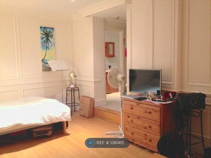 Studio To Rent In Danbury Street, London, N1