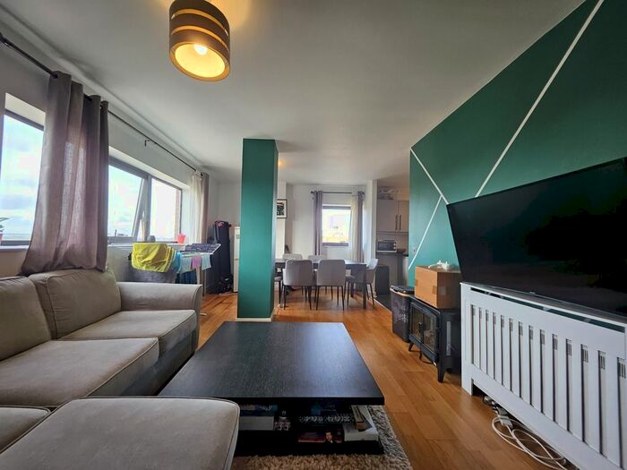 2 Bedroom Flat To Rent In London Road, London, SW16