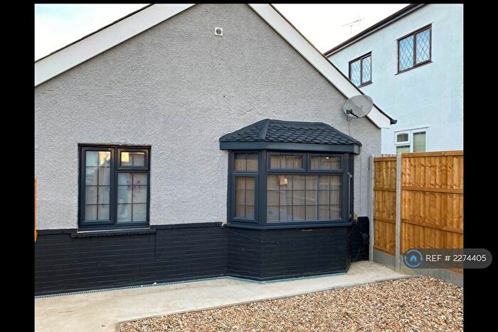 2 Bedroom Bungalow To Rent In Wigmore Road, Gillingham, ME8