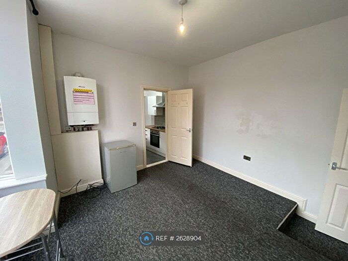 1 Bedroom Flat To Rent In St. Marys Crescent, Doncaster, DN1