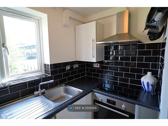 Studio To Rent In Seymour Road, London, E10