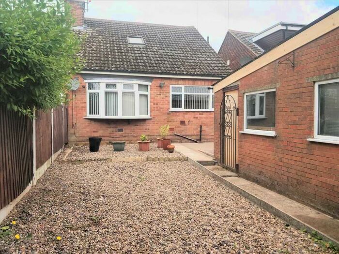 4 Bedroom Bungalow To Rent In Abbey Road, NG17