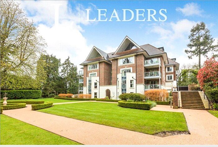 2 Bedroom Flat For Sale In Kincraig Drive, Sevenoaks, TN13