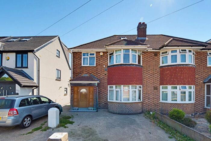 4 Bedroom Semi-Detached House For Sale In Brabazon Road, Hounslow, TW5