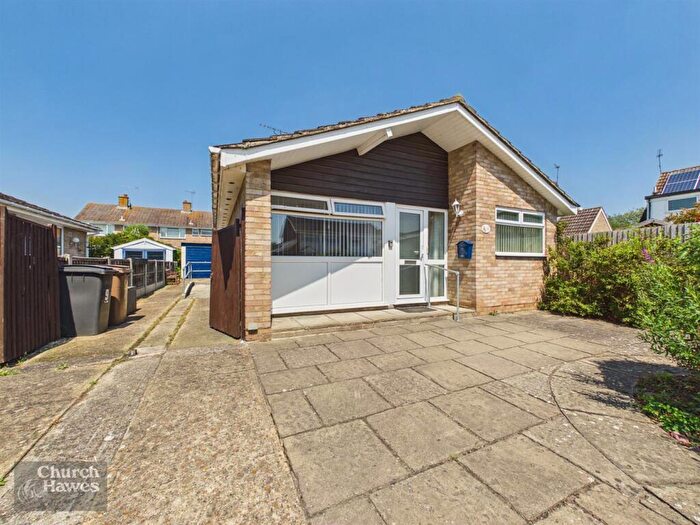 2 Bedroom Detached Bungalow For Sale In Foulgar Close, South Woodham Ferrers, CM3