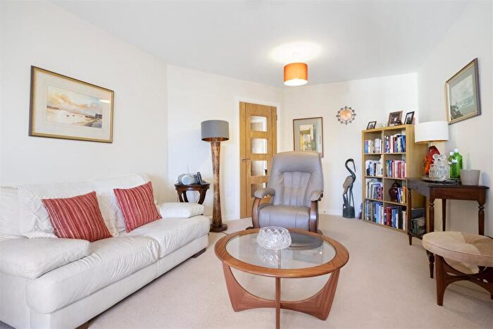 1 Bedroom Retirement Property For Sale In Scholars Gate, Abbey Park Avenue, St. Andrews, KY16