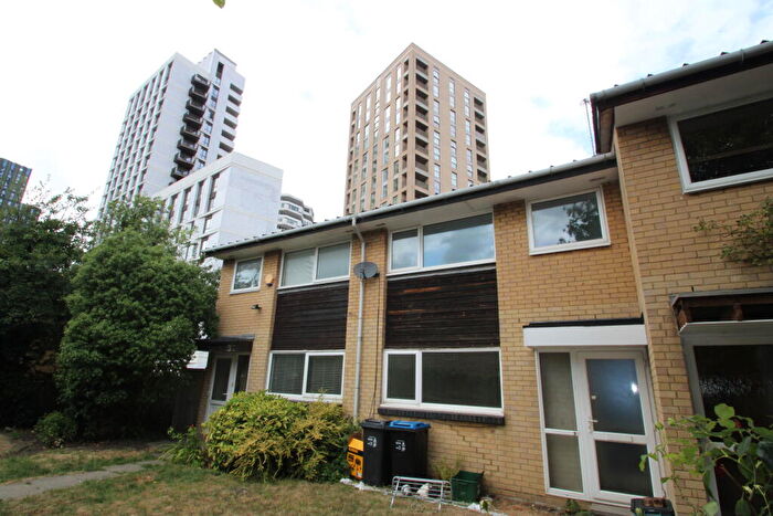 3 Bedroom House To Rent In Garrick Crescent, CR0