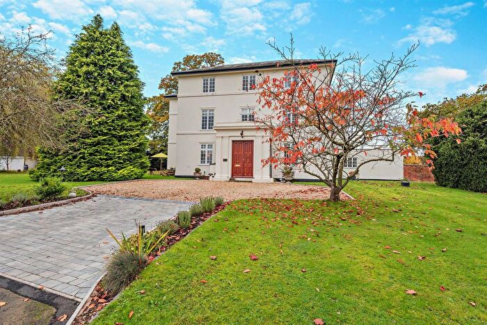 2 Bedroom Flat For Sale In Beaudesert Park, Henley-In-Arden, B95