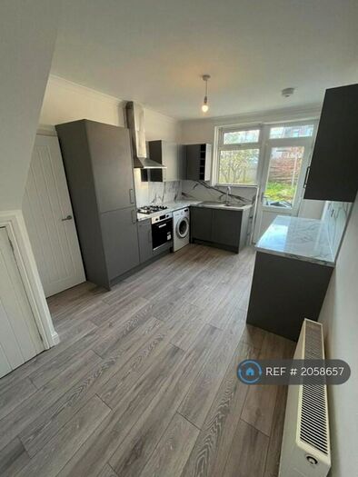 2 Bedroom Terraced House To Rent In Don Street, Woodside, Aberdeen, AB24