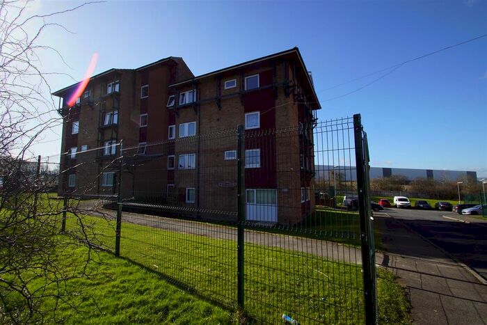 2 Bedroom Flat To Rent In Levens Garth, Leeds, LS15