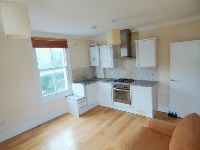 1 Bedroom Flat To Rent In Hewlett Road, Bow, E3