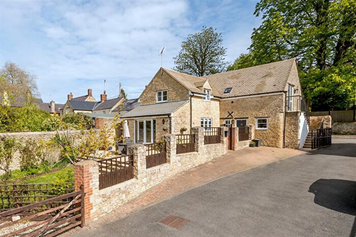 4 Bedroom Cottage For Sale In Fenway, Steeple Aston, OX25