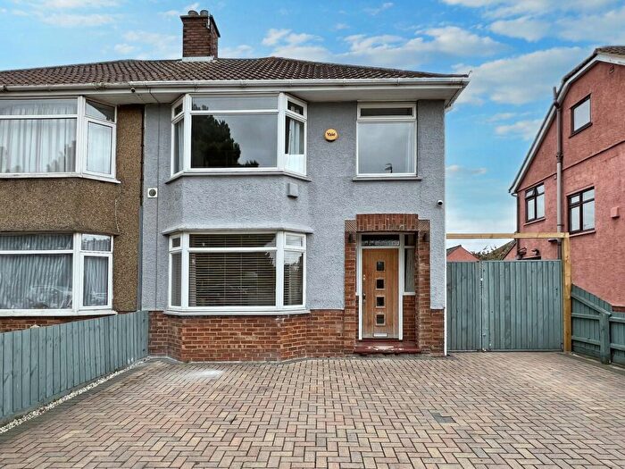 3 Bedroom Semi-Detached House For Sale In Heath Road, Ipswich, IP4