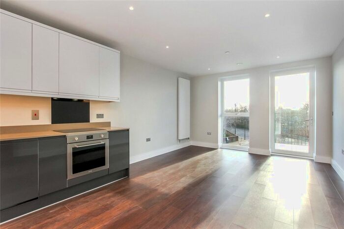 2 Bedroom Flat To Rent In Samuelson House, Bridge Road, Southall, Uxbridge, UB2