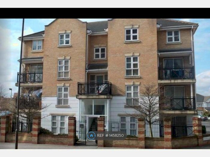 2 Bedroom Flat To Rent In Highfield Road, Feltham, TW13