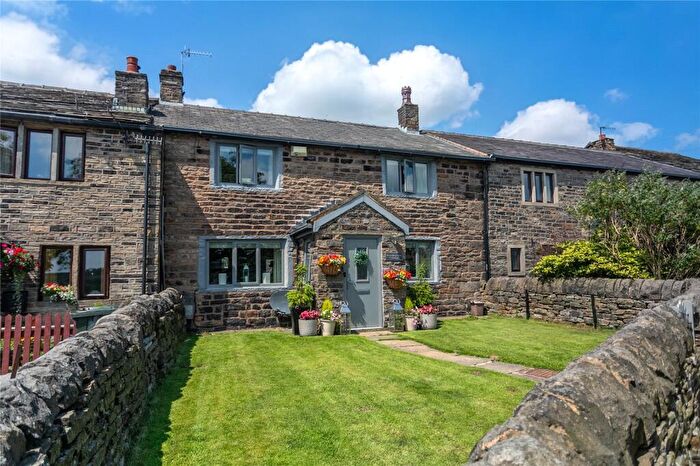 4 Bedroom Terraced House For Sale In Prickshaw Lane, Whitworth, Rochdale, Greater Manchester, OL12