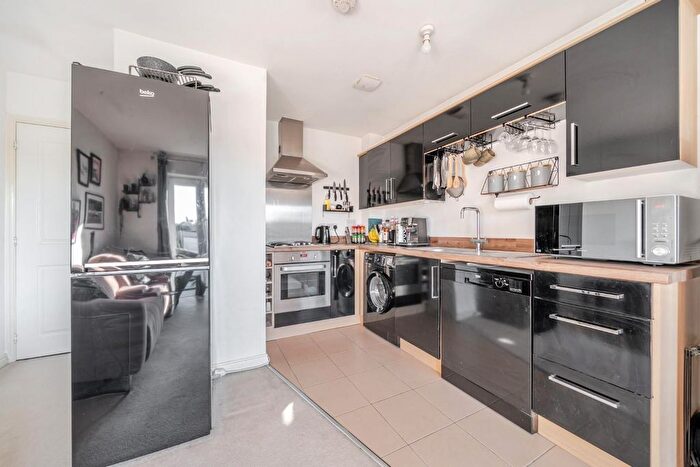 1 Bedroom Flat For Sale In Cambrai Close, Portsmouth, PO3