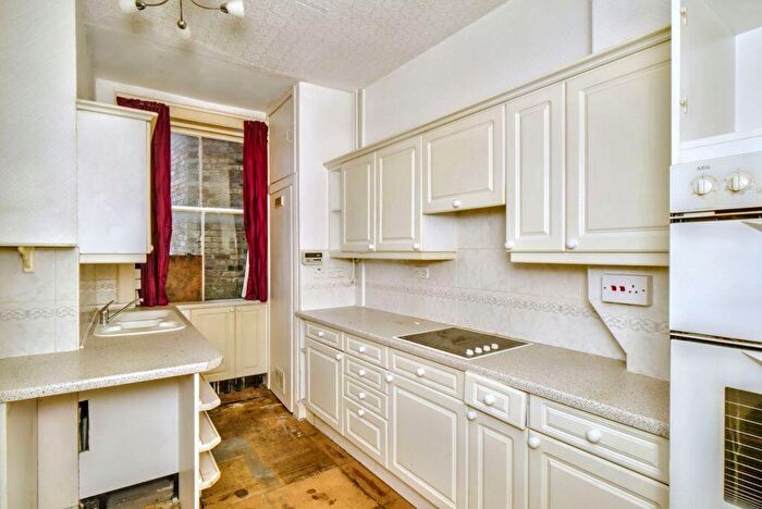 1 Bedroom Flat For Sale In A Eastgate Peebles, EH45