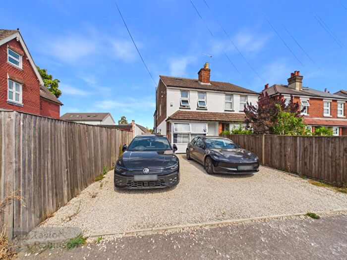 4 Bedroom House To Rent In Brighton Road, Salfords, Redhill, RH1