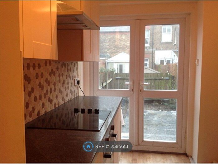 1 Bedroom Flat To Rent In Farren Road, London, SE23