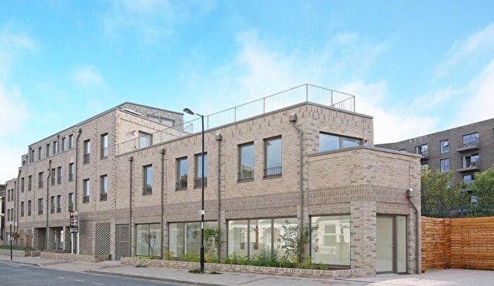 2 Bedroom Flat To Rent In Doggett Road, London, SE6