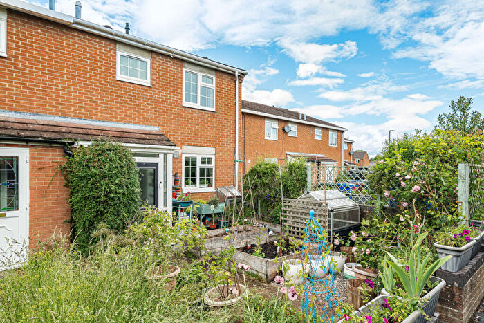 3 Bedroom Terraced House For Sale In Harts Close, Kidlington, OX5