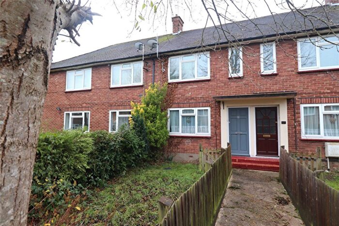 2 Bedroom Maisonette For Sale In Rowan Green East, Brentwood, Essex, CM13
