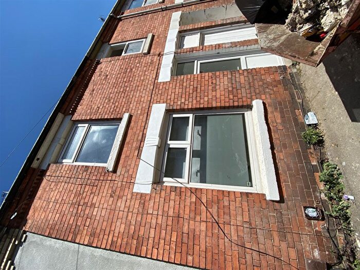 2 Bedroom Terraced House To Rent In Gordon Street, Kettering, NN16