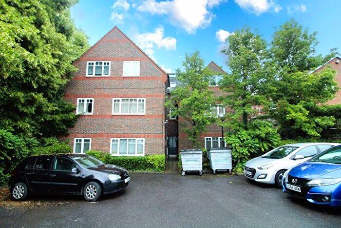 2 Bedroom Flat To Rent In Farley Hill Luton, LU1
