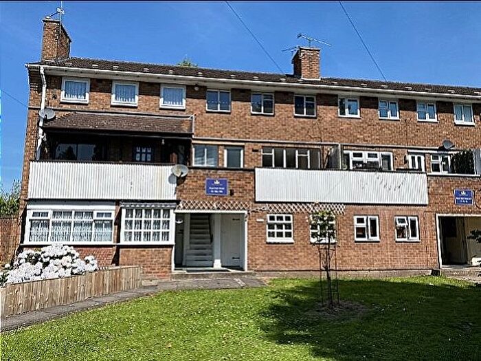 2 Bedroom Flat To Rent In Poolhall Road, Castlecroft, Wolverhampton, WV3