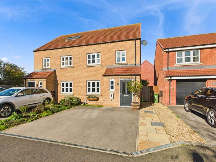 4 Bedroom Semi Detached House For Sale In Snowden Close, Beverley, HU17