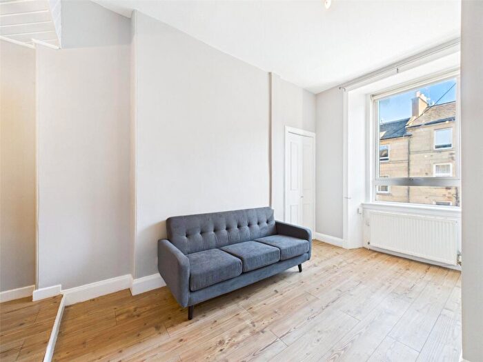 1 Bedroom Apartment To Rent In Wardlaw Street, Edinburgh, Midlothian, EH11