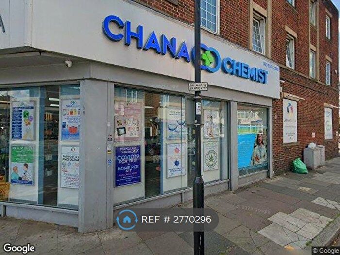 2 Bedroom Flat To Rent In South Road, Southall, UB1