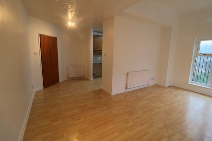 2 Bedroom Flat To Rent In Godstone Road, Purley, CR8