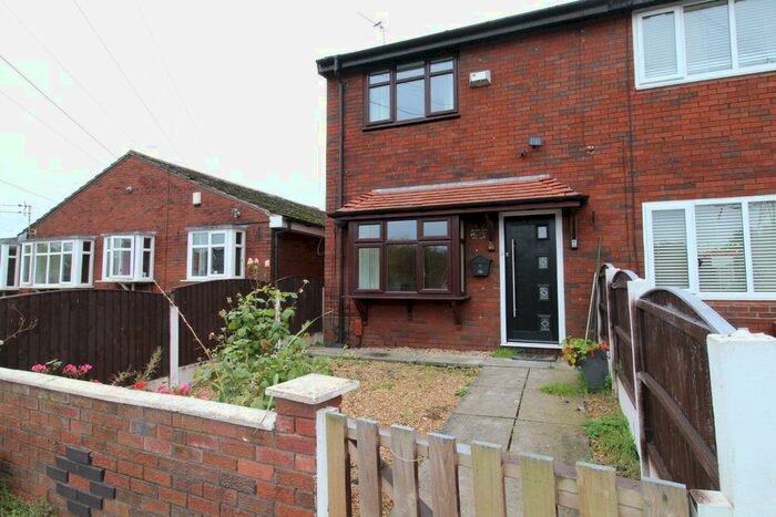 2 Bedroom Semi-Detached House To Rent In Sutton Drive, Droylsden, M43