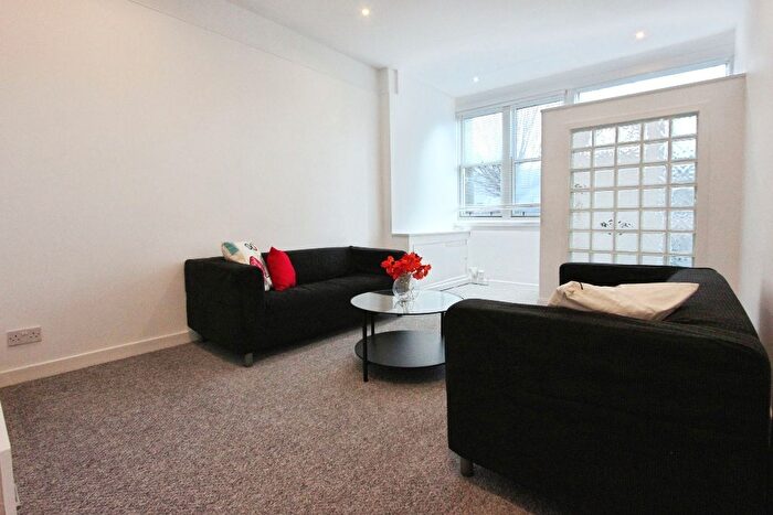 1 Bedroom Flat To Rent In Dundee Terrace, Edinburgh, EH11