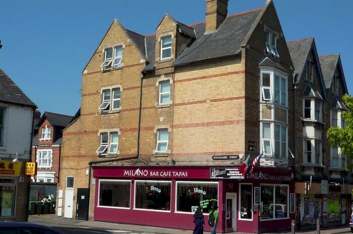 3 Bedroom Flat To Rent In Cowley Road, OX4