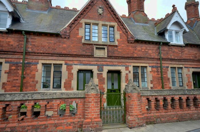 2 Bedroom Terraced House To Rent In West Street, Alford, LN13