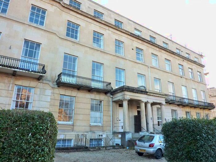 Flat To Rent In Lansdown Crescent, GL50