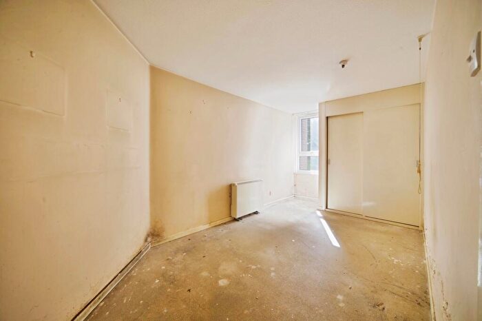 1 Bedroom Flat For Sale In Nether Street, London, N3