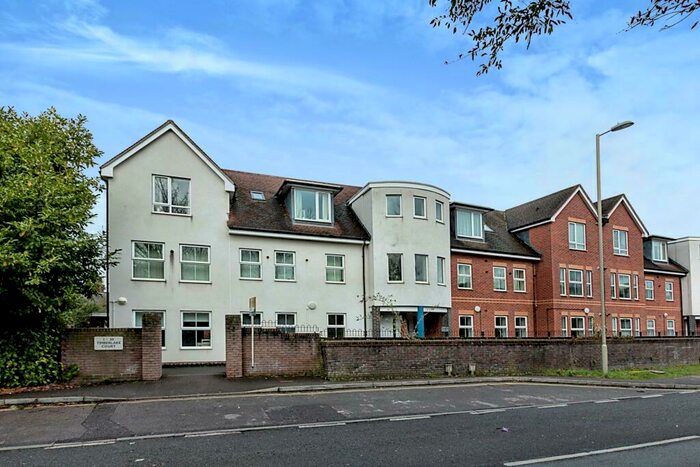 2 Bedroom Apartment To Rent In Town Centre, RG21