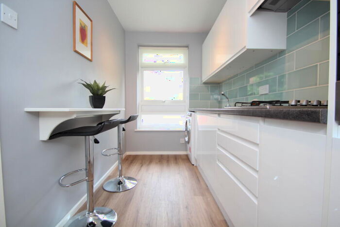 1 Bedroom Flat To Rent In Maresfield, Croydon, CR0