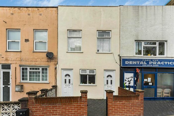 2 Bedroom Maisonette For Sale In Cann Hall Road, Leytonstone, London, E11