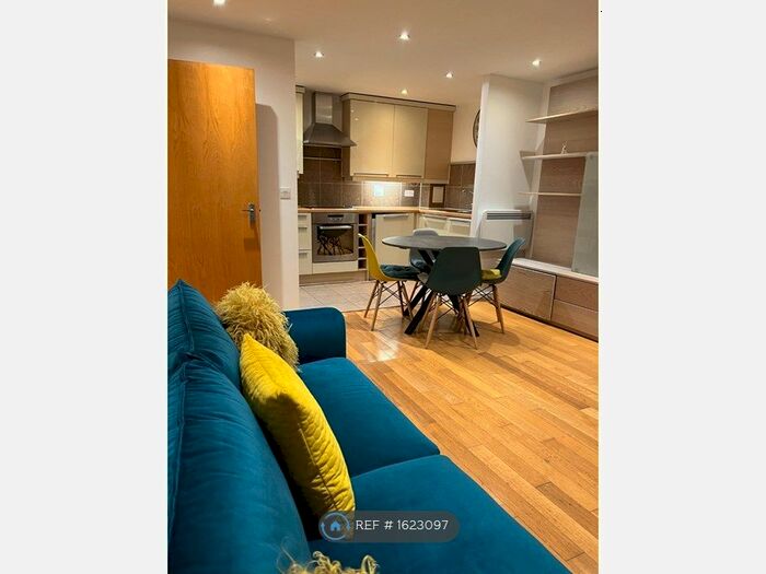 2 Bedroom Flat To Rent In Berberis House, Feltham, TW13