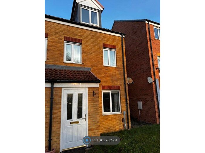 3 Bedroom Semi-detached House To Rent In Oval View, Middlesbrough, TS4