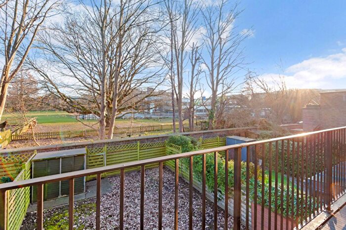 5 Bedroom Terraced House For Sale In Emerald Square, London, SW15