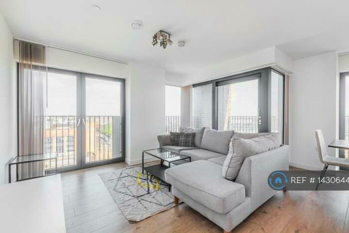 2 Bedroom Flat To Rent In Azure Building, London, E15