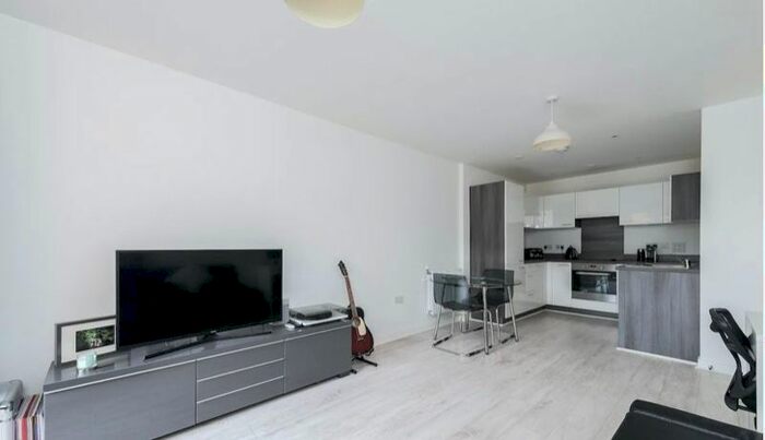 1 Bedroom Flat To Rent In Cabot Close, Croydon, CR0